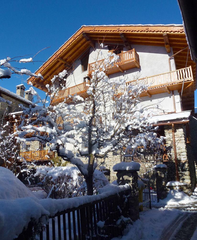 Maison Du-Noyer Chambres Et Tables D'Hotes Aosta Exterior photo